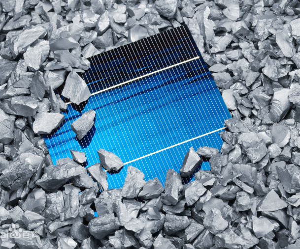 What is the difference between monocrystalline and polycrystalline solar panels?